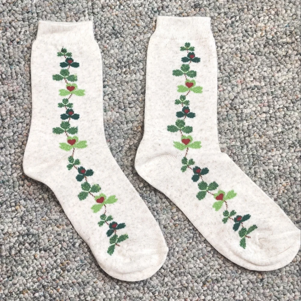 Bloomingdale's Set of 4 Ladies Holiday Crew Socks